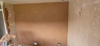 Corner bead and angle finish in plastering