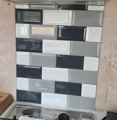 Kitchen splashback tiling installation